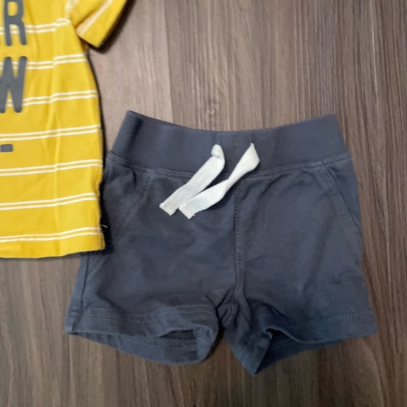 Carter's Baby Boy Yellow and Gray “Never Grow Up”  Kids Matching Set size 3/6M - Picture 3 of 5